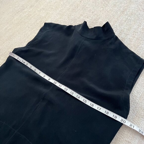 Everlane 100% Silk Boxy Sleeveless Tie Neck Black Blouse Top 4 - Picture 6 of 9